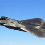 Het Jachtvliegtuig Dilemma: Moet de Amerikaanse Luchtmacht Verdubbelen op de F-22 of Overschakelen naar NGAD?